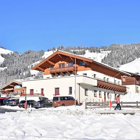 Апартаменты Next To The Skilift A 5 Бриксен-им-Тале
